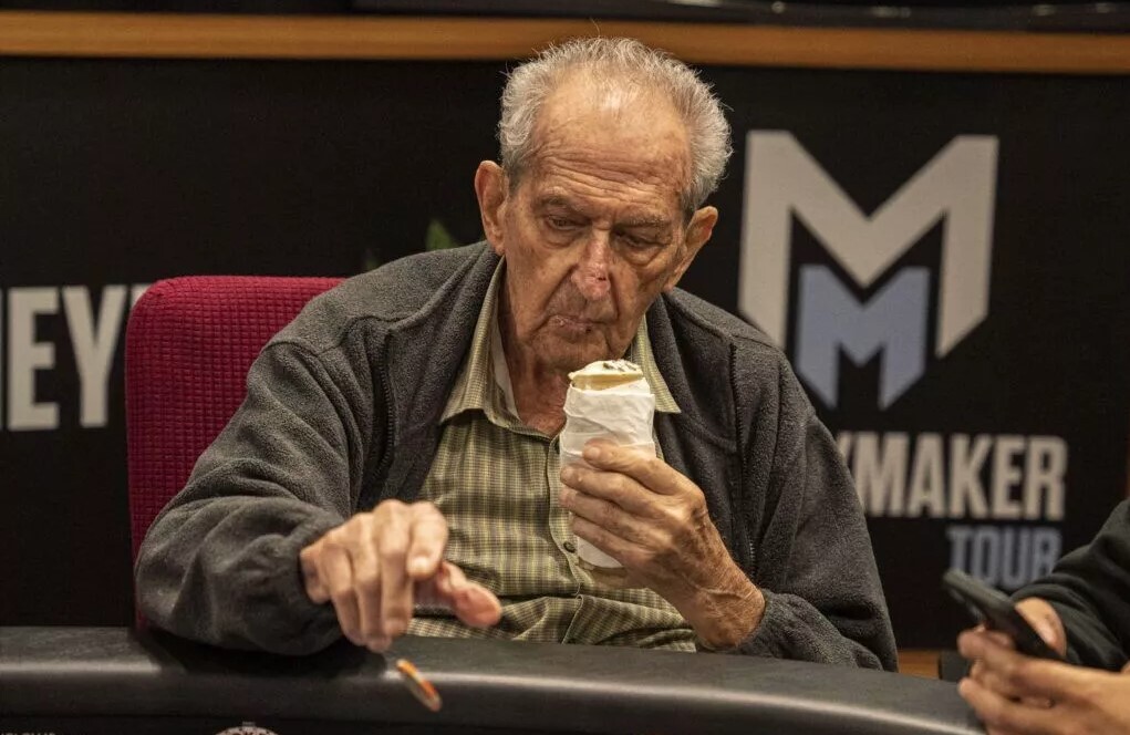 100-летний покерист